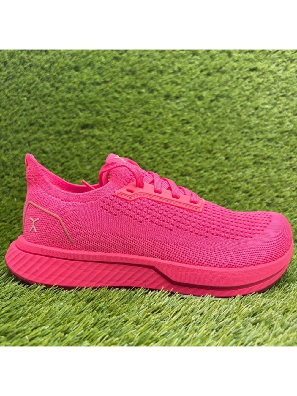 Flux Footwear Adapt Runner Neon Pink Womens Size 8 Athletic Knit Shoes Sneakers